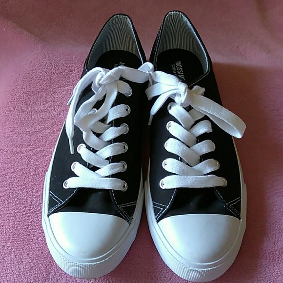 MOSSIMO SUPPLY CO. SHOES. - Picture 2 of 5